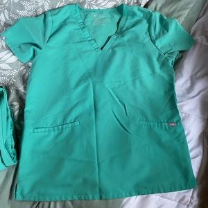 GUC size large Figs scrub set, surgery green color